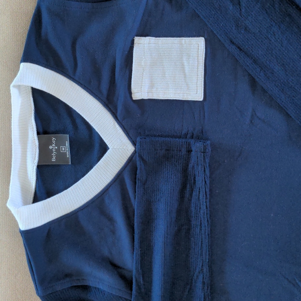 Belyn Key V-neck Golf Pullover in Ink size M - Picture 3 of 6